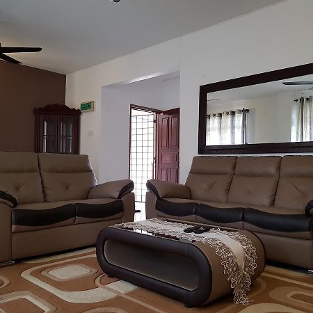 Anjung Homestay Sepang Exterior photo