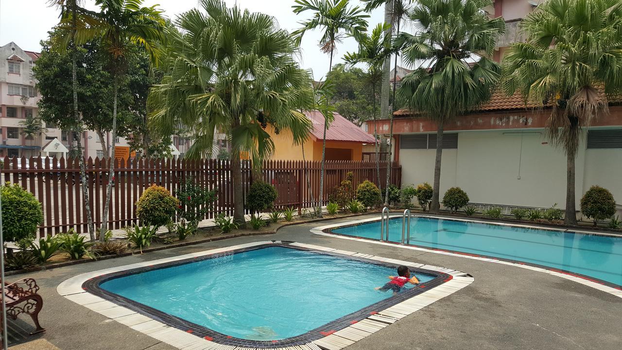 Anjung Homestay Sepang Exterior photo